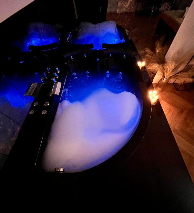 Old Town Jacuzzi - Wymeldowanie Do 13 Appartamento